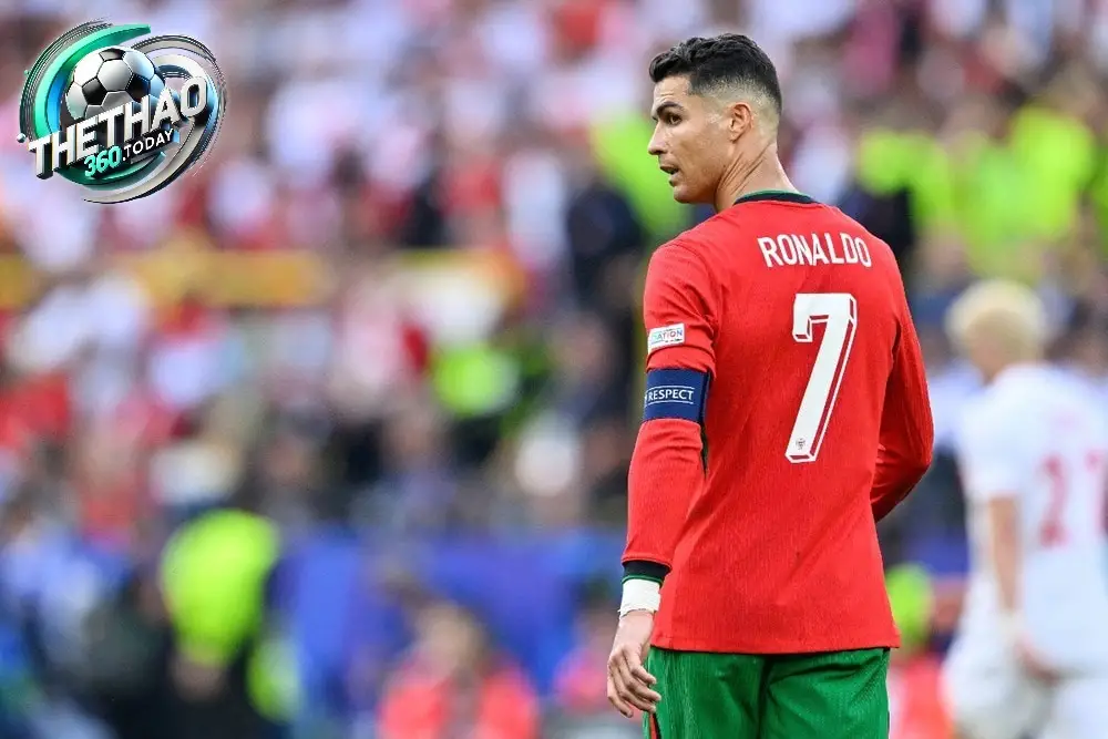 Cristiano Ronaldo - Cú hích kinh nghiệm và đẳng cấp trên hàng công