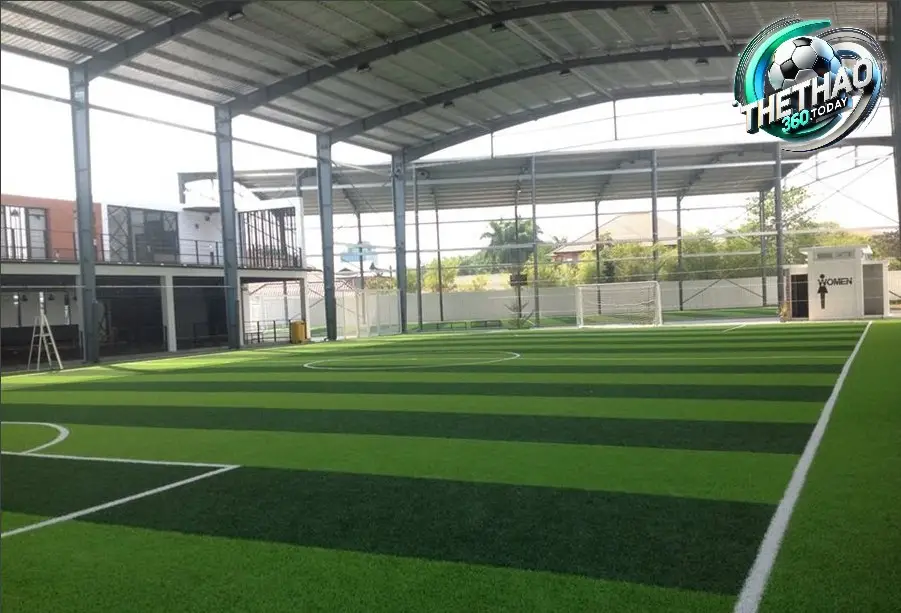 Yếu Tố Cần Xem Xét Khi Xây Dựng Sân Bóng Đá Mini Có Mái Che
